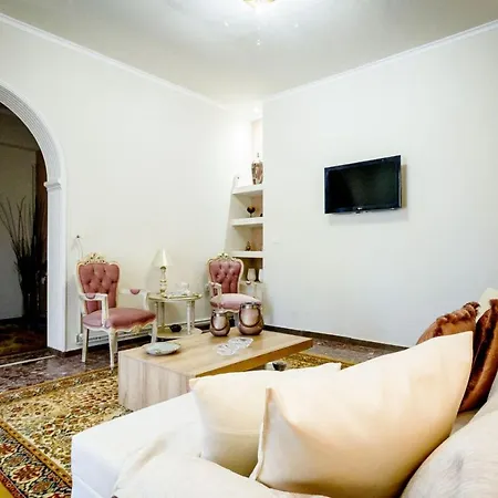 Maira's ηouse Lägenhet